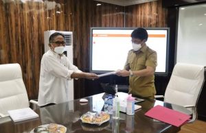 Wali Kota Andrei Angouw Terima ‘Buku Putih’ Soal Fakta Reklamasi