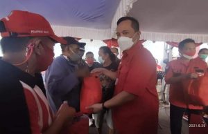 DPC PDI-P Manado Gelar Baksos Di Kompleks Stadion Klabat Bantu Para Sopir dan Tukang Ojek