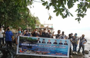 Peringatan HUT Ke-10, DPD dan Fraksi Partai Nasdem Manado Gelar Aksi Bersih Pantai