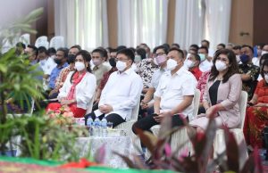 Wali Kota dan Wakil Wali Kota Manado Hadiri Ibadah Pra Natal Pemkot Manado