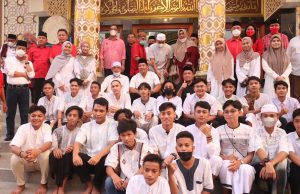 PDI Perjuangan Sulut Gelar Baksos di Masjid Tertua di Manado