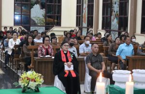 Ada Haru Warga GMIM Bumotonsa Menggelar Serah Terima Pendeta