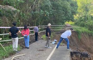 Komisi III DPRD Kota Manado Tinjau Jalan Longsor Penghubung Kima Atas-Pandu