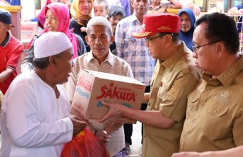 Pemkab Minahasa Serahkan Bantuan Kepada Umat Muslim di Kecamatan Pineleng