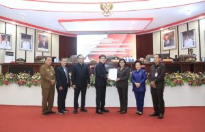 Wali Kota Andrei Angouw Sampaikan LKPJ 2022 di Hadapan DPRD Kota Manado