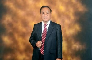 Mantan Birokrat Ronni Lumowa Maju Bacaleg Dari Partai Gerindra