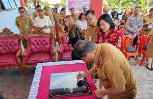 Habiskan Anggaran Rp750 juta, Pj Bupati Minahasa Resmikan Gedung Olahraga Desa Pinabetengan