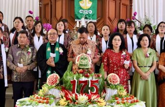 Pj Bupati Minahasa Dampingi Gubernur Sulut Ibadah Syukur HUT Ke-175 GMIM Imanuel Lolah