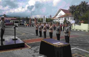 Polres Minahasa Gelar Upacara Sertijab Waka Polres, Kapolsek Kombi dan Tompaso