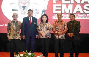 Pj Bupati Minahasa Bangga Gubernur Olly Dondokambey Raih Penghargaan Pena Emas