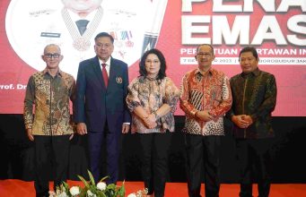 Pj Bupati Minahasa Bangga Gubernur Olly Dondokambey Raih Penghargaan Pena Emas