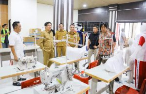 Kunjungi Pasar Tematik Tongkaina, Wali Kota Manado Tinjau Berbagai Program Pengembangan UMKM
