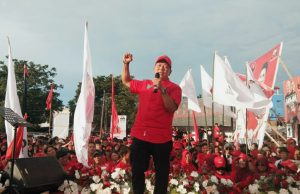 Orasi Umar Masloman Bakar Semangat Kader Dan Simpatisan PDIP Dapil Tondano Raya