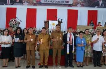 Gubernur Sulut Bersama Pj Bupati Hadiri Ibadah Natal dan Tahun Baru KKPGA GMIM Rayon Minahasa di Tondano