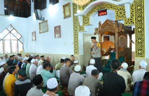 Salat Jumat Di Jaton, Kapolda Sulut Tekankan Pentingnya Jaga Persatuan Antar Umat Beragama