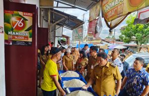 Jaga Stabilitas Harga Jelang Idulfitri, Pj Bupati Minahasa Pantau Komoditas di Pasar Tondano