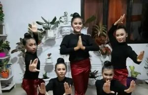 Kreatif! Seorang Siswi Menekuni Hobi Menarinya Dan Melestarikan Budaya Dengan Tari