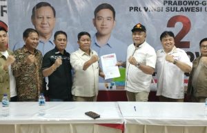 Politisi Senior Benny Parasan Resmi Mendaftar Bakal Calon Wakil Wali Kota Manado di Gerindra
