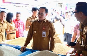 Kontrol Harga Bapok, Pj Bupati Minahasa Sidak di Pasar Tondano