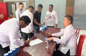 Wujudkan Komitmen Lapas ‘Benar’, Lapas Kelas IIB Tondano Gelar Tes Urine untuk Pegawai dan WBP Narkotika