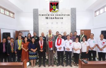 Pj Bupati Minahasa Hadiri Peresmian dan Pentahbisan Gedung GMAHK Kiniar Tondano