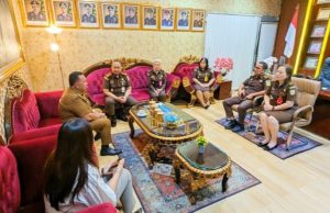 Bupati Robby Dondokambey Lakukan Kunjungan dan Silaturahmi di Kejaksaan Negeri Minahasa