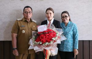Putri Tercinta Bupati Minahasa, Sarah Dondokambey Resmi Menyandang Gelar Magister Hukum