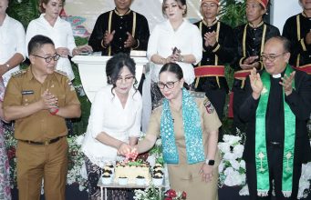 Hadiri HUT Ke-17 Desa Kiawa Dua Timur, Wakil Bupati Minahasa Resmikan Balai Kemasyarakatan dan Kantor Desa