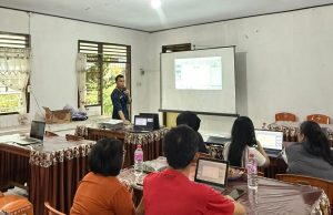 Tim Jurusan Matematika UNIMA Bekali Pelatihan Pembuatan Media Pembelajaran SAC Kepada Guru SMPN 3 Tomohon