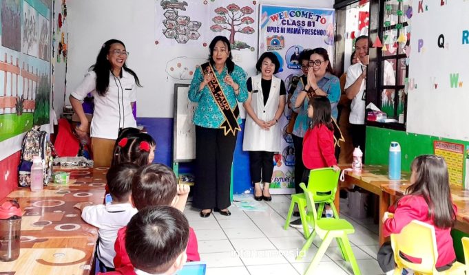Martina Dondokambey-Lengkong Damping Bunda PAUD Sulut Saat Kunjungi TK Upus Ni Mama Tondano