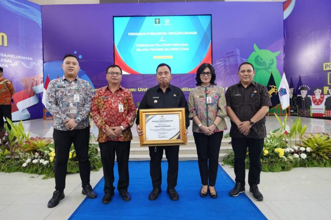 Bupati Minahasa Terima Penghargaan dari Menteri Hukum RI Pada Pengukuhan Kakanwil Kemenkum Sulut