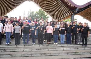 Pimpin Apel Kerja Bakti HPSN 2026, Bupati Minahasa Serahkan Bus Operasional untuk IPDN Sulut