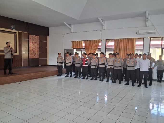 Apel Jam Pimpinan, Kapolres Minahasa Tekankan Peningkatan Pelayanan kepada Masyarakat