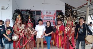 Martsindy Rasuh Resmi Mendaftar Bakal Calon Hukum Tua Desa Rumengkor Satu