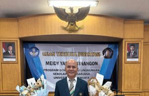 Anggota KPU Sulut Meidy Tinangon Raih Gelar Doktor di Universitas Brawijaya