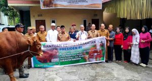 Pemkab Minahasa Salurkan Bantuan Hewan Kurban Presiden ke Masjid Imam Bonjol Pineleng