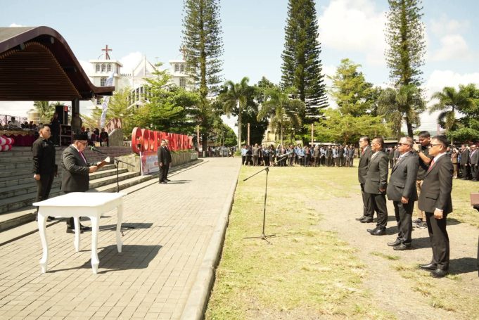 Bupati Robby Dondokambey Mutasi Empat Pejabat Tinggi Pratama Pemkab Minahasa