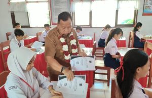 Buka Soal USAJ di SMP Negeri 4 Tondano, Ini Pesan Bupati Minahasa Kepada Para Siswa