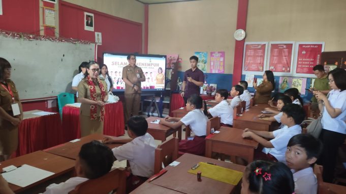 Wabup Vanda Sarundajang Buka Soal USAJ di SD Katolik Sta Marietha Tataaran 2, Tekankan Peningkatan Mutu Pendidikan