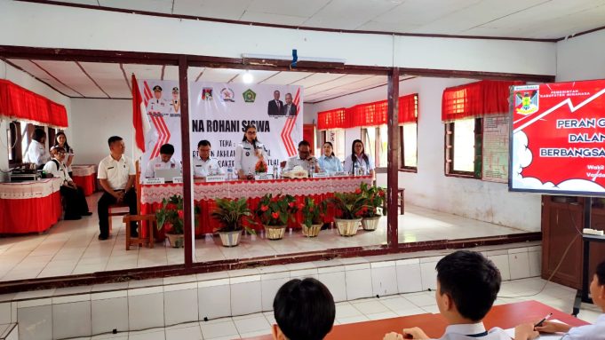SMPN 4 Tondano Gelar Bina Rohani, Wabup Vanda Tekankan Pentingnya Pembinaan Karakter