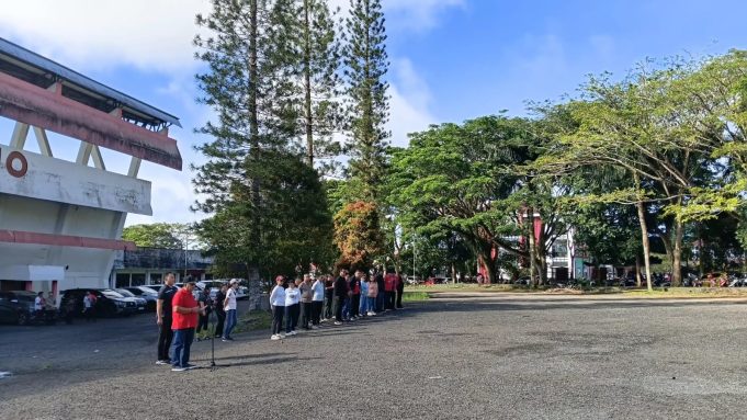 Pemkab Minahasa Gelar Kerja Bakti Massal di Stadion Maesa, Bupati: Kebersihan Cerminan Disiplin ASN