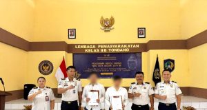 Dua Warga Binaan Lapas Tondano Terima Remisi Khusus Hari Raya Waisak 2570 BE