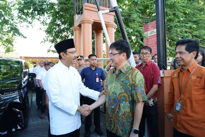 Wali Kota Manado Sambut Mensos di Sentra Tumou Tou, Tinjau Sekolah Rakyat