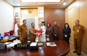 Harumkan Nama Minahasa di Tingkat Nasional, Faith Maengkom Terima Penghargaan dari Bupati Robby Dondokambey