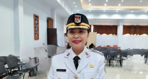 Youla Karaseran Resmi Dilantik Jadi Camat Kombi, Komitmen Jalankan Program Pemkab