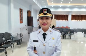 Youla Karaseran Resmi Dilantik Jadi Camat Kombi, Komitmen Jalankan Program Pemkab