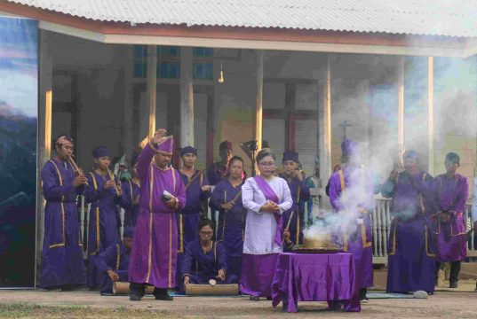 Selamatkan Sangihe dari Ancaman Industri Ekstraktif, Masyarakat Adat Gelar Ritual Delumatehu Sumbanua