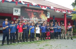 Sambangi Markas Damkar, Wabup Minahasa Salurkan Logistik untuk Personel Siaga Karhutla